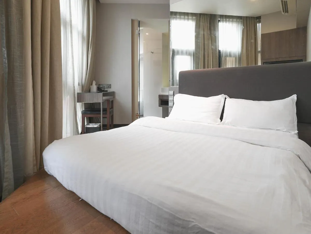 Amrise Hotel Kitchener Singapura