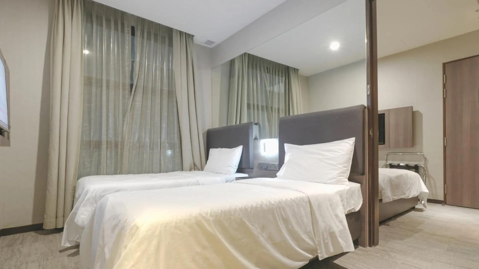 Amrise Hotel Kitchener Singapore 3*,  Singapore